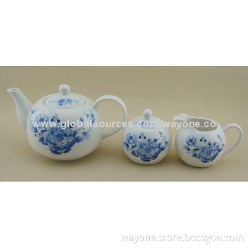18-piece Porcelain Dinnerware Set, Blue and White Water Painting Design, Round Shape